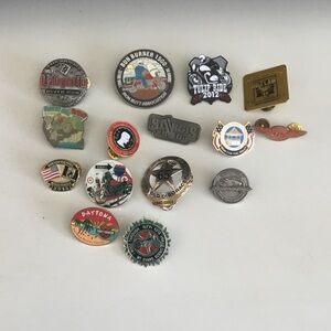 Lot of 15 motorcycle Harley Davidson pins
